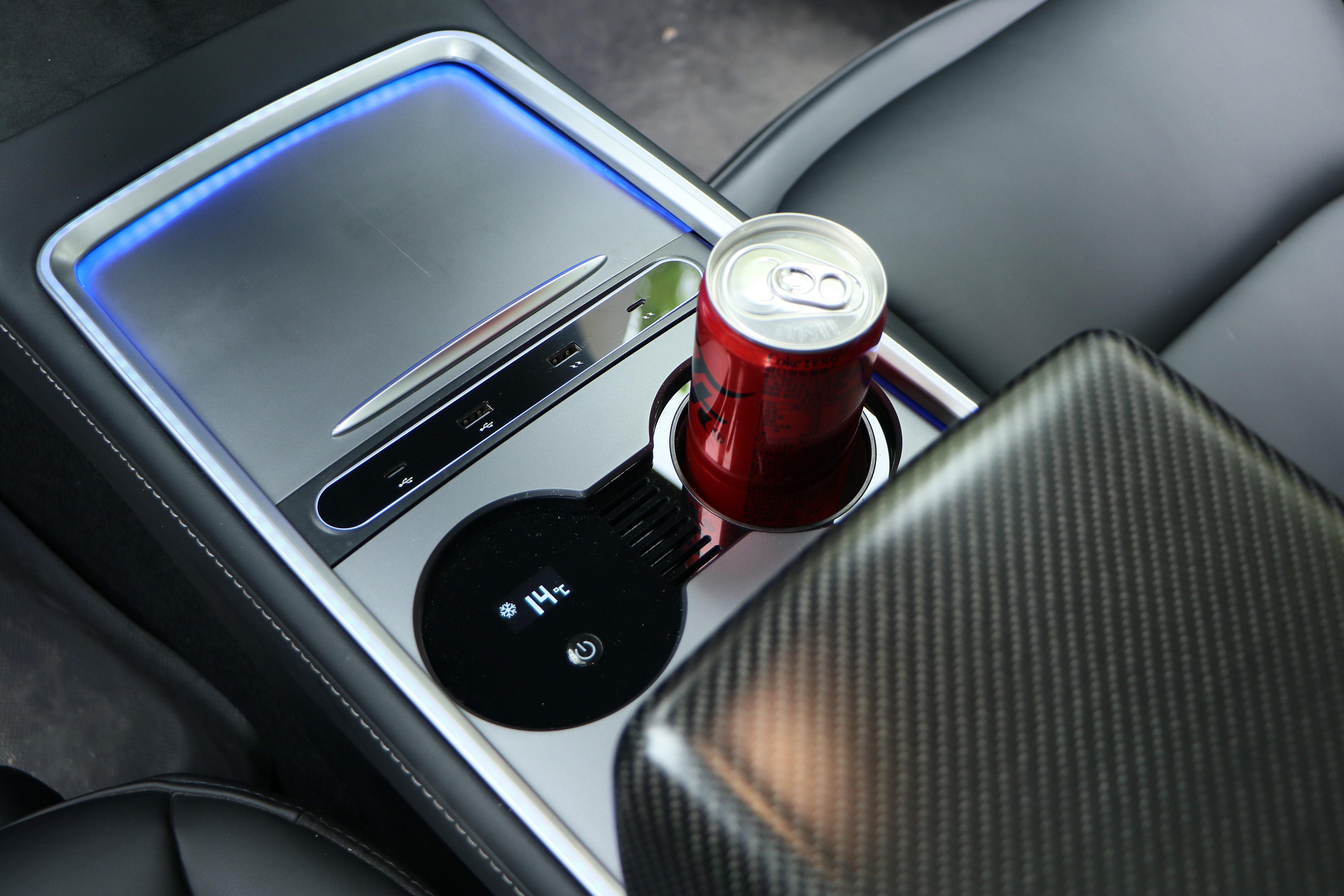 Model 3/Y – Temperaturstyret kopholder